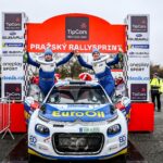 Pech s Uhlem v Praze stříbrní Jubilejní 30. ročník Pražského Rallysprintu zažil vyrovnanou bitvu o stupně vítězů do posledních metrů soutěže. Hned pětice posádek, která se nakonec vměstnala do pouhých 7s, mohla před poslední rychlostní zkouškou pomýšlet na vítězství.