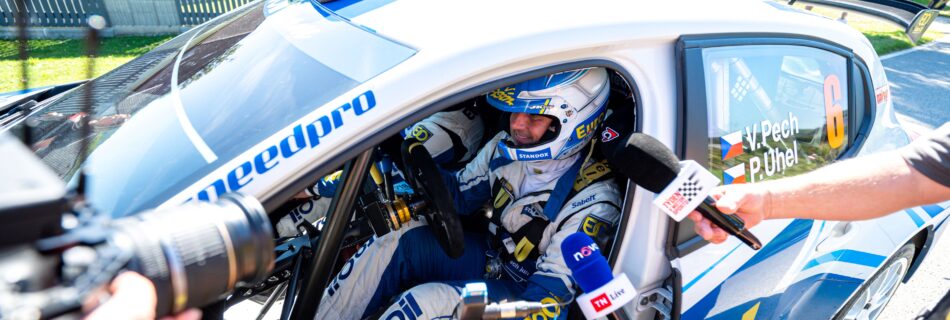 Pech s Uhlem pojedou ještě i ve Vsetíně Posádka EuroOil teamu Václav Pech jun. – Petr Uhel odstartuje i na posledním rallysprintu ve Vsetíně.